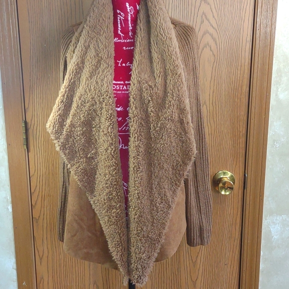 Sweater/ Suede Jacket Med - Picture 2 of 6